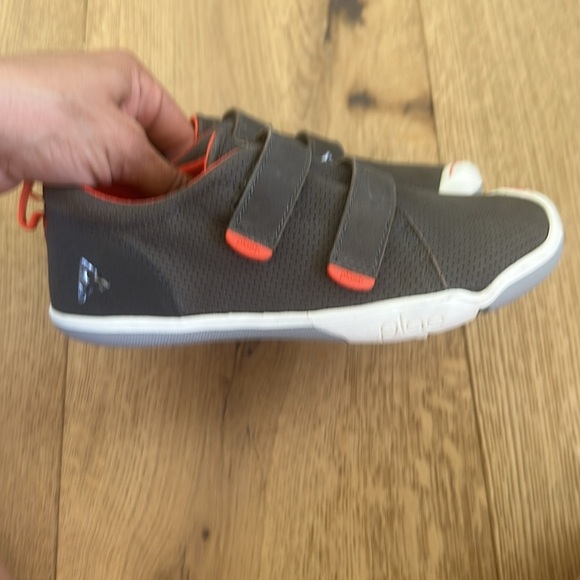 Plae ROEN Kids Shoes - Gray and Red 3 boys NWT - Picture 3 of 11